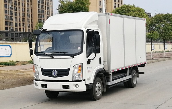 纯电动厢式运输车（左45°）