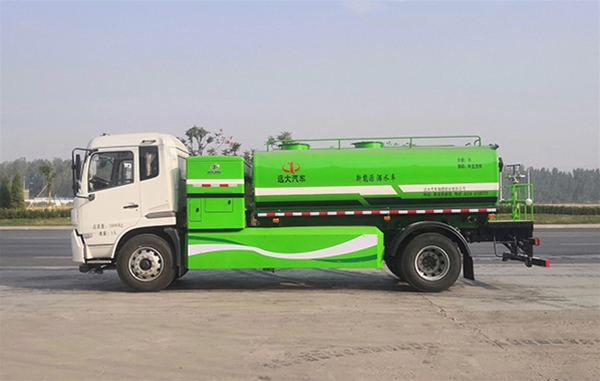 洒水车